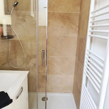 Cozy Townhouse In The Heart Of Historic סנליס